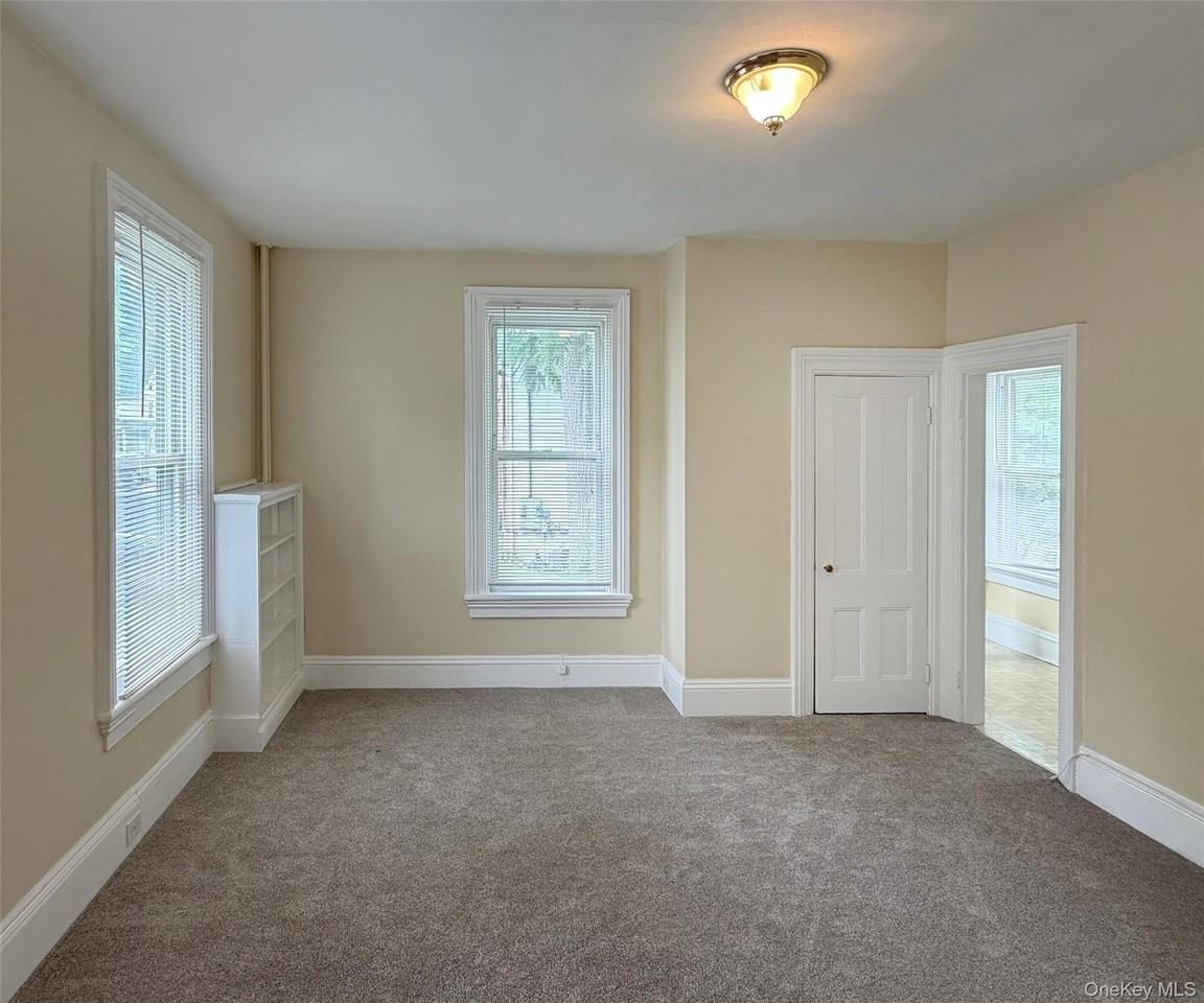 111 N Main St - Photo 4 of 11