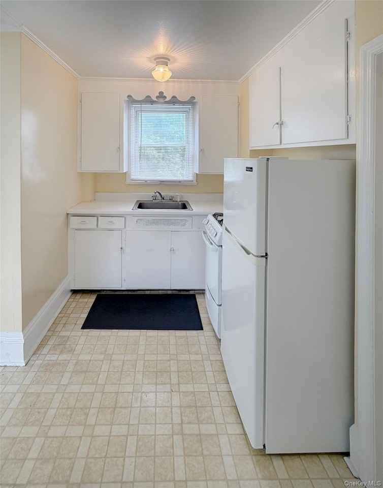 111 N Main St - Photo 7 of 11