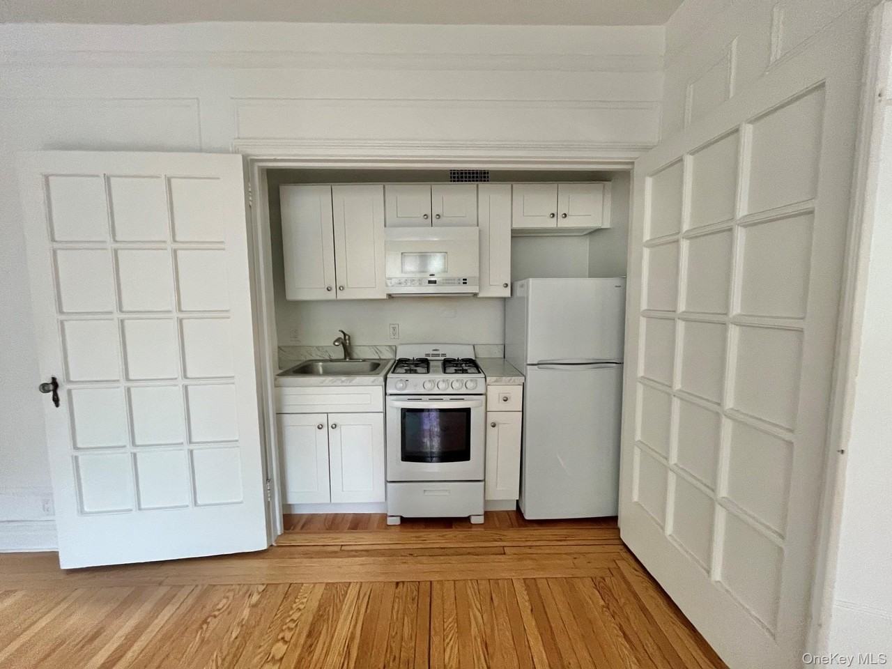 1440 Midland Ave #1F - Photo 2 of 13