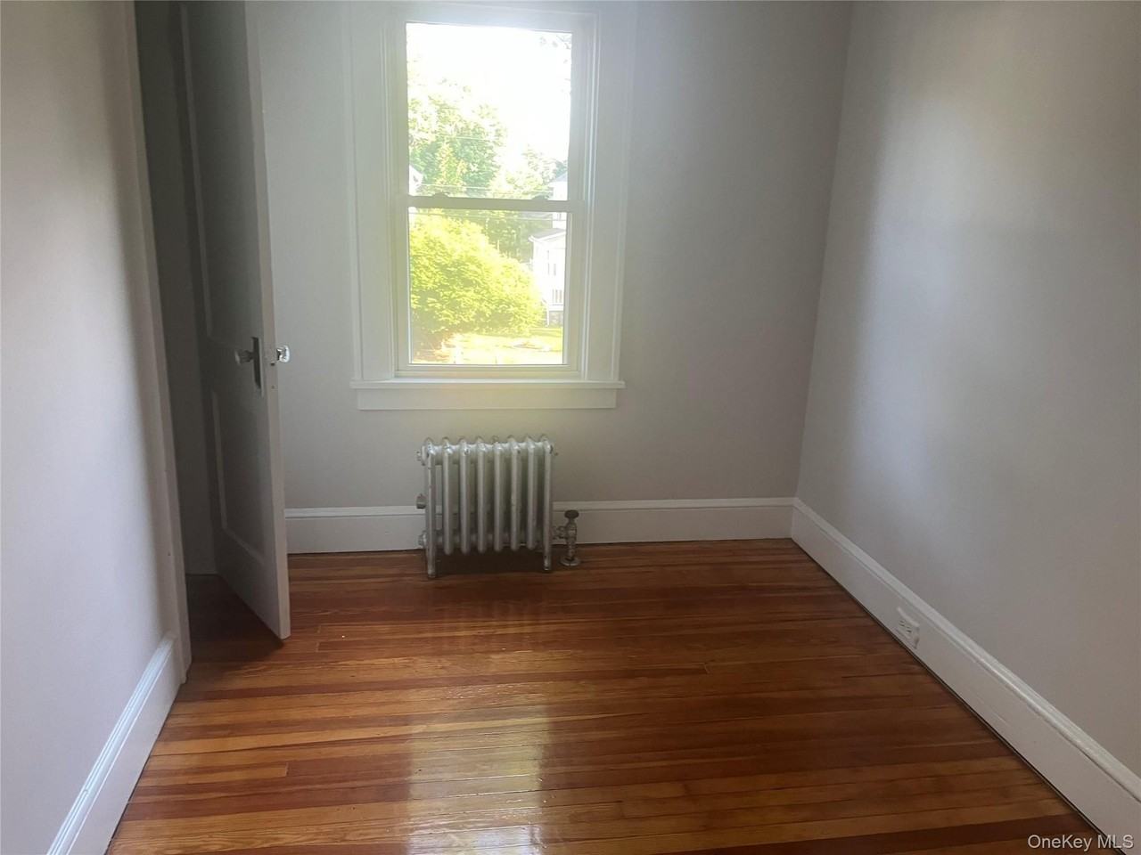 69 Hunt Ave - Photo 6 of 10
