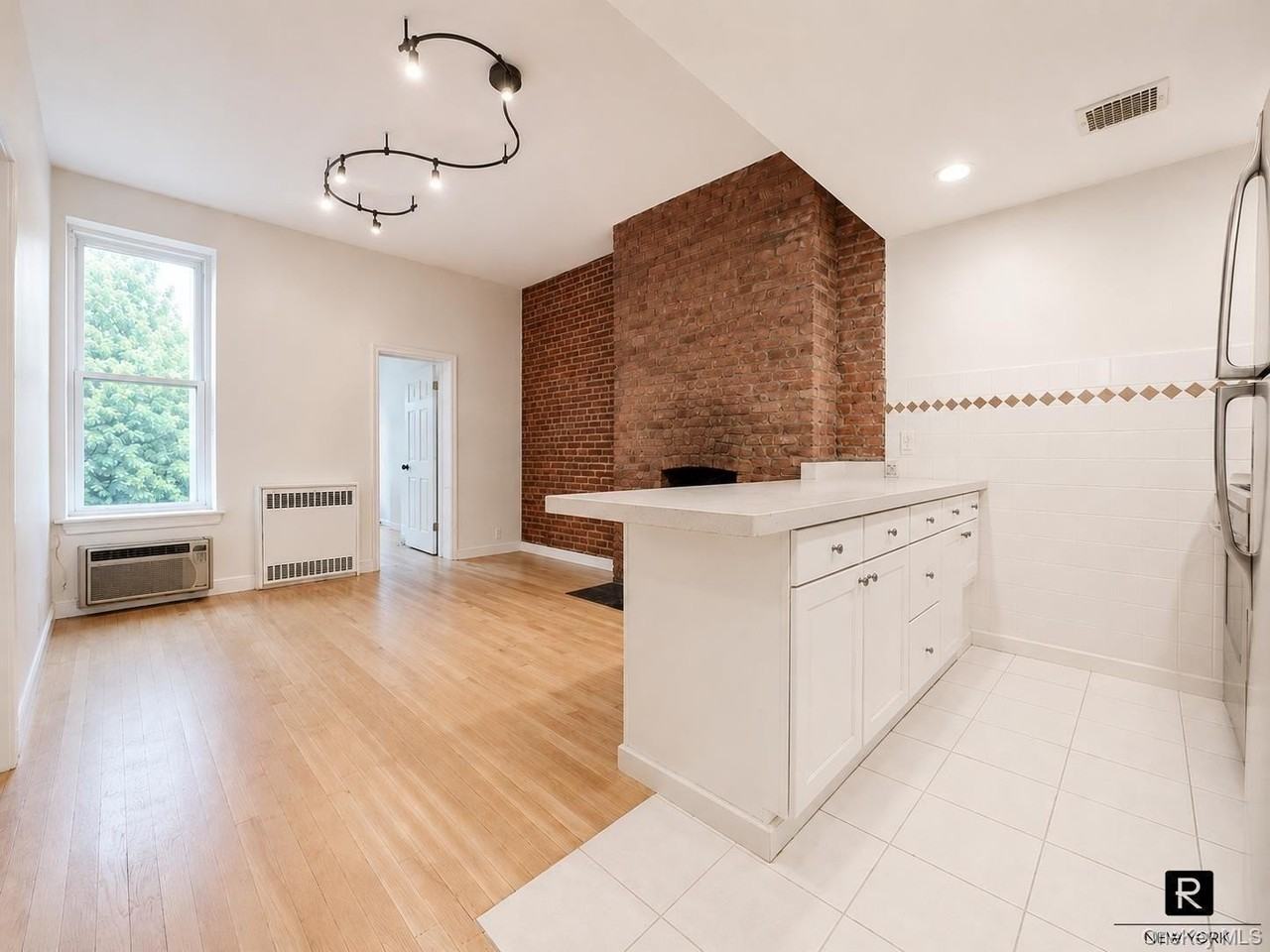 53 W 94th St #2R - Photo 3 of 25