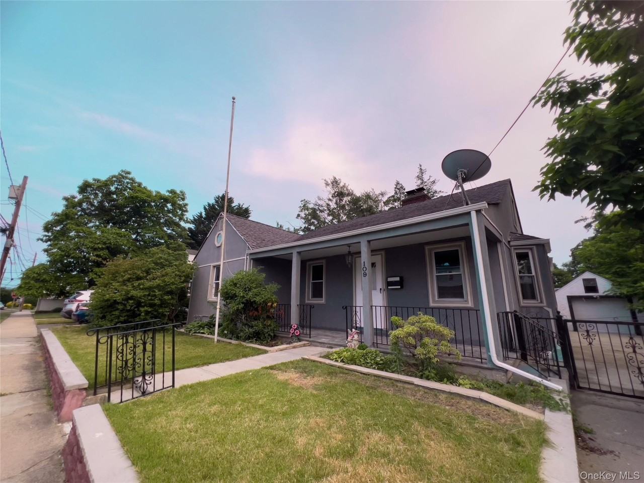 109 L St - Photo 2 of 12