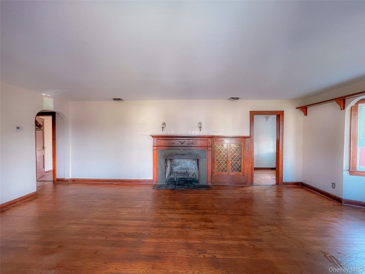 109 L St - Photo 3 of 12