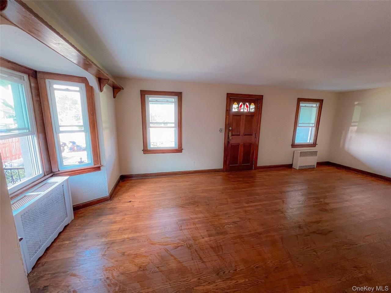 109 L St - Photo 4 of 12