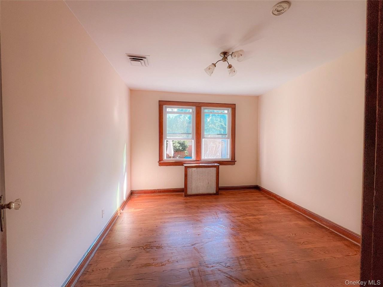 109 L St - Photo 5 of 12