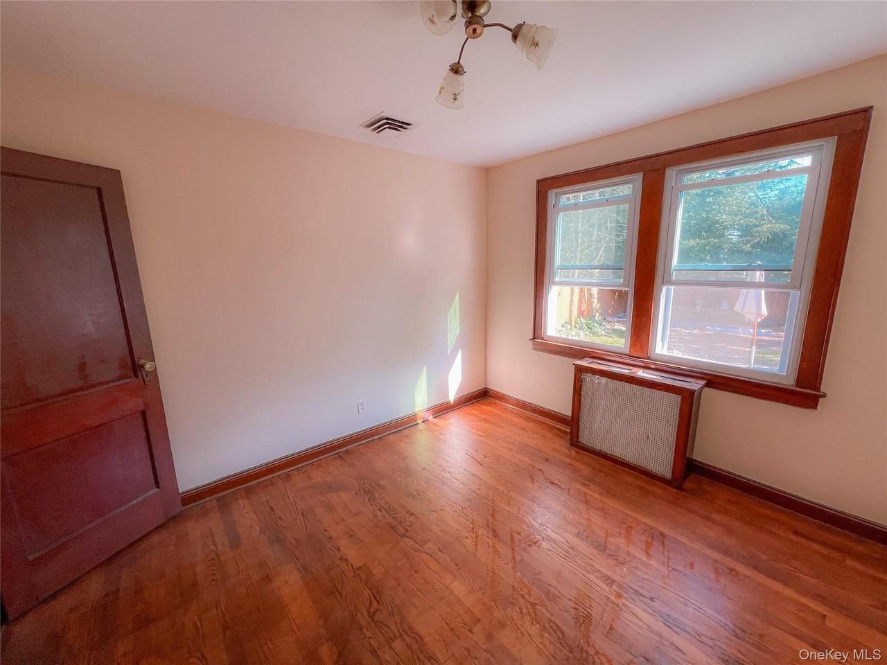 109 L St - Photo 7 of 15