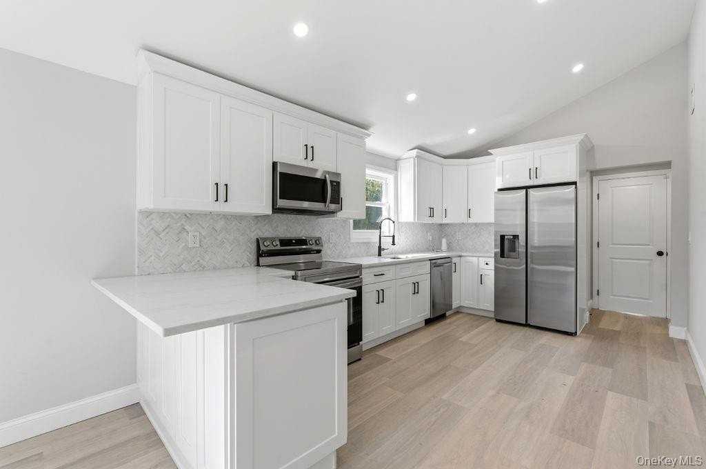 452 Montauk Hwy - Photo 5 of 11