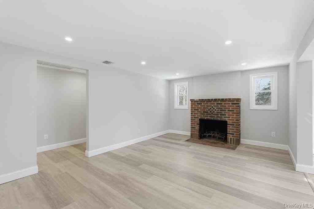 452 Montauk Hwy - Photo 6 of 11