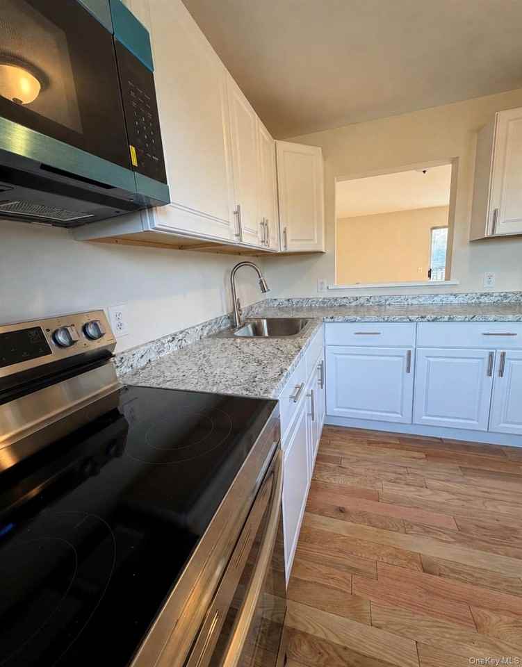 502 Harbor View Ct - Photo 4 of 20
