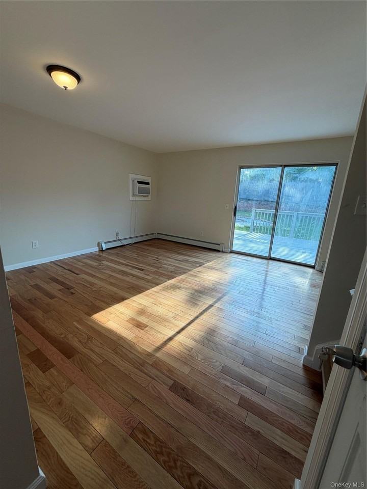 502 Harbor View Ct - Photo 6 of 20
