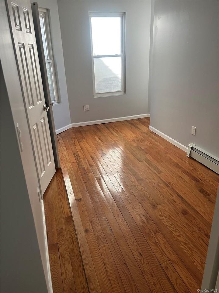 3708 Dyre Ave - Photo 5 of 6