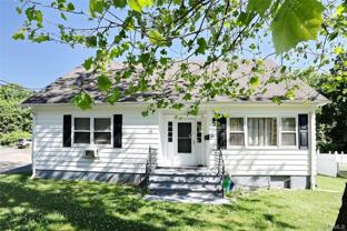36 Suffern Ln - Photo 1 of 1