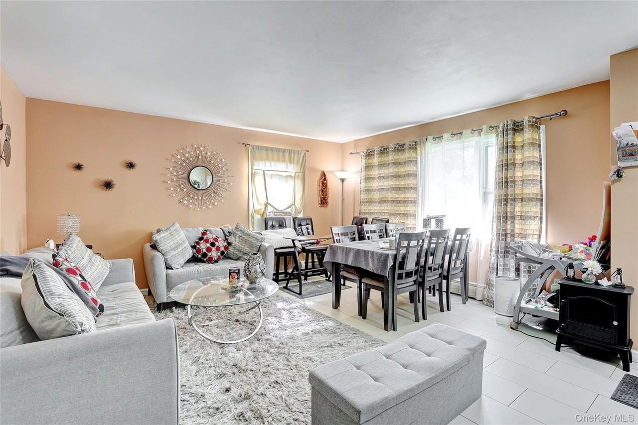 36 Suffern Ln - Photo 4 of 9