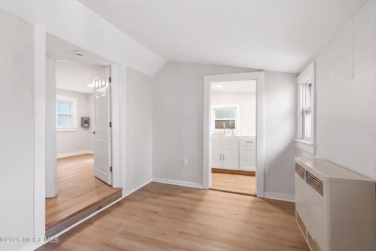 1208 Maplewood Rd - Photo 6 of 41