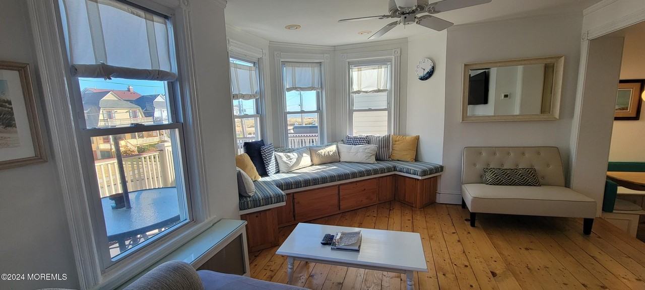 8 Surf Ave - Photo 5 of 28
