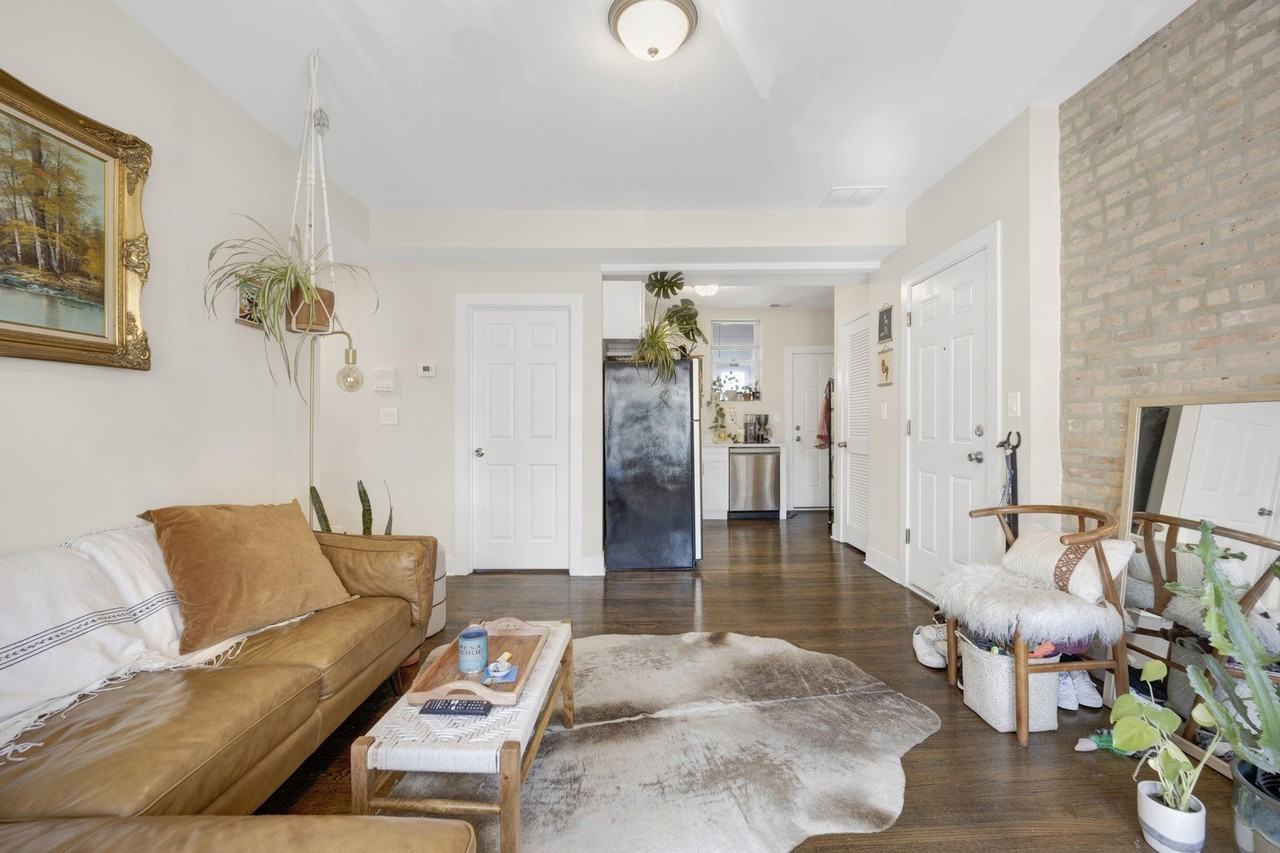 2442 N Kilbourn Ave #2 - Photo 3 of 12