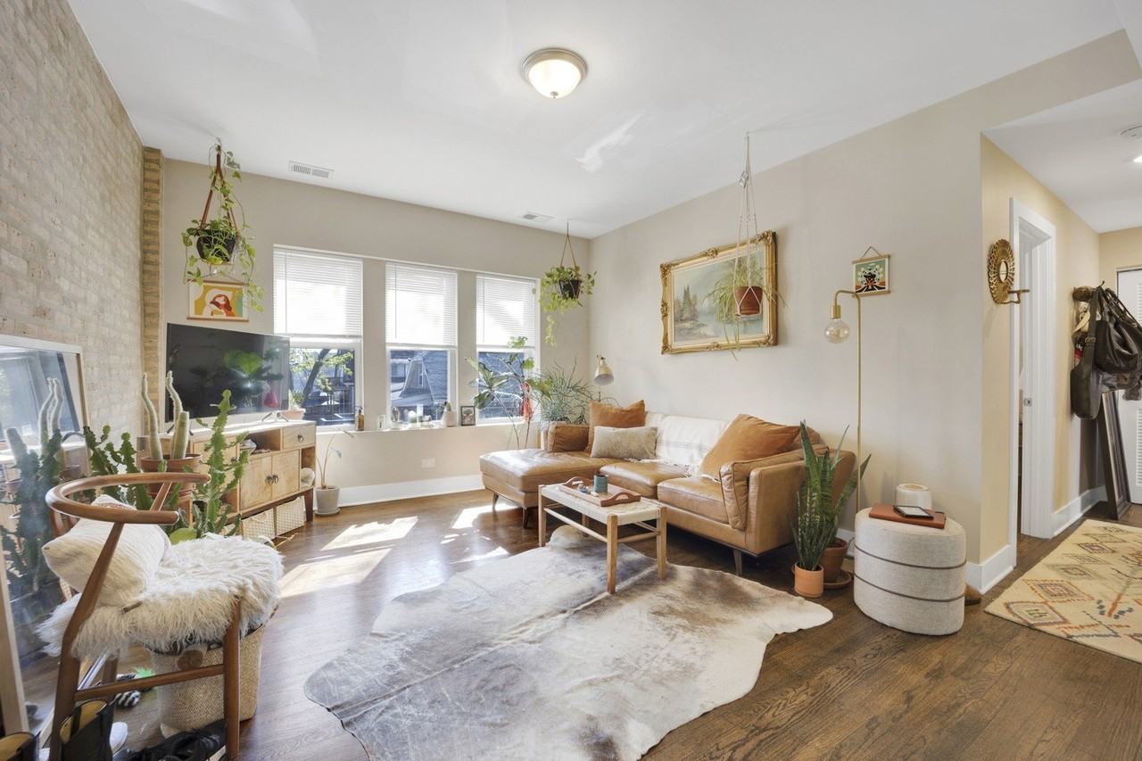 2442 N Kilbourn Ave #2 - Photo 4 of 12