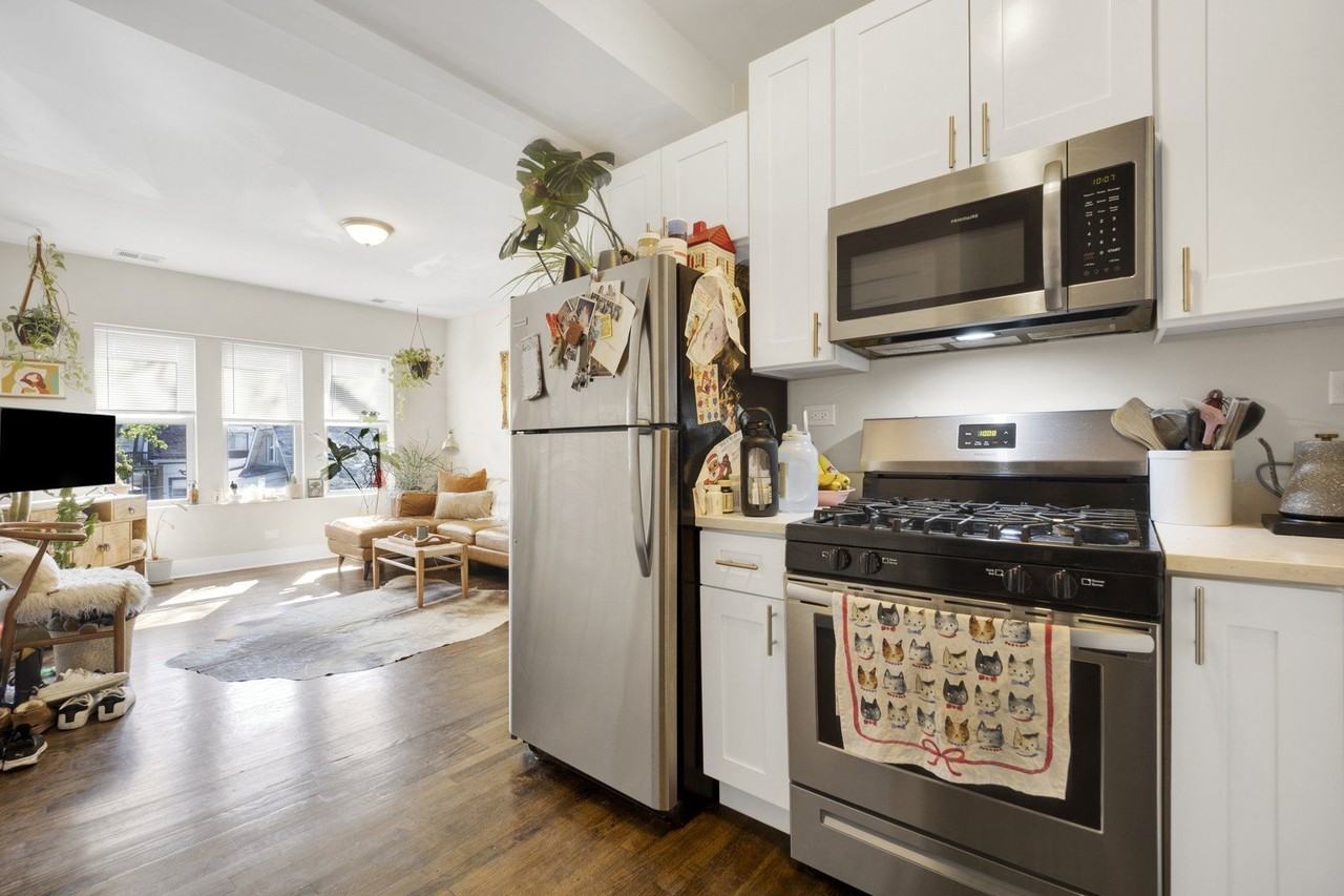 2442 N Kilbourn Ave #2 - Photo 7 of 12