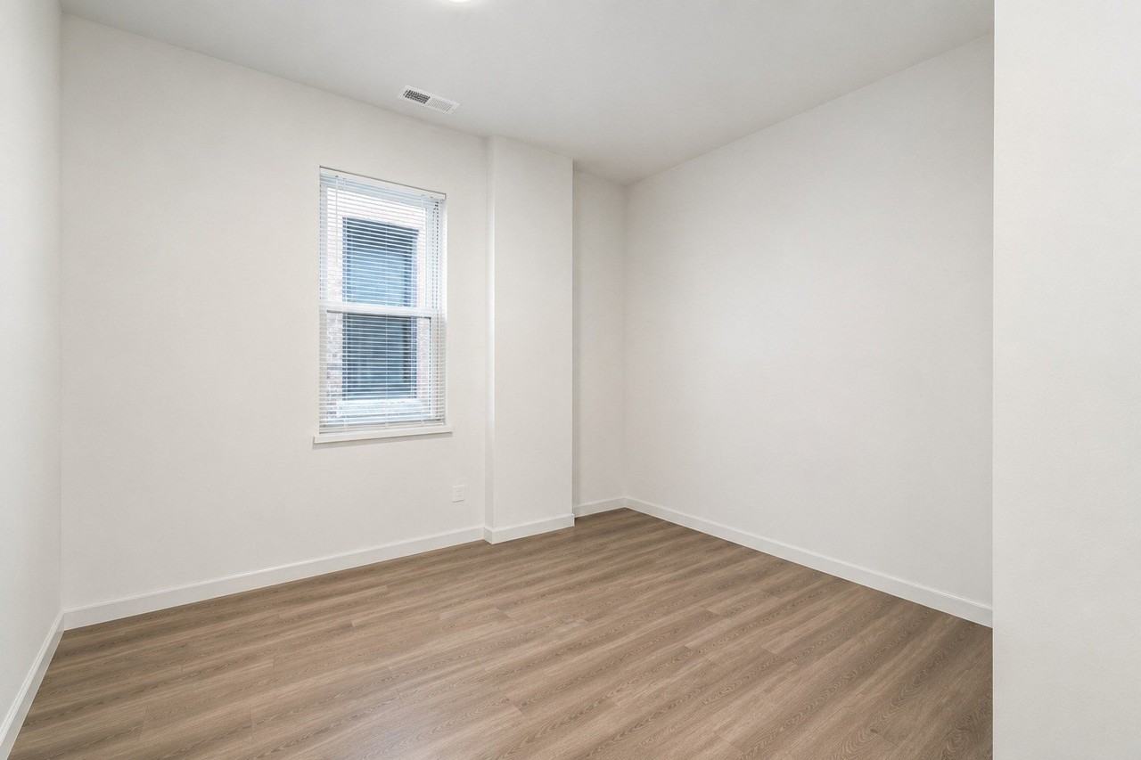 3318 S Morgan St #2F - Photo 5 of 8
