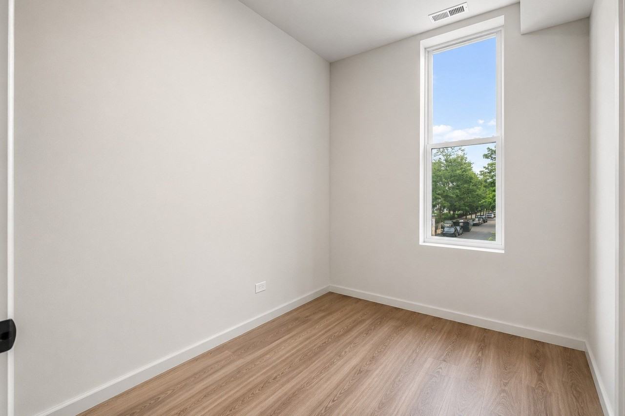 3318 S Morgan St #2F - Photo 6 of 8