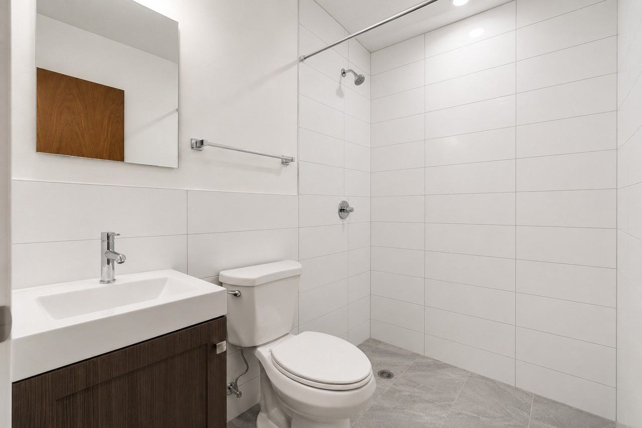 3318 S Morgan St #2F - Photo 7 of 8