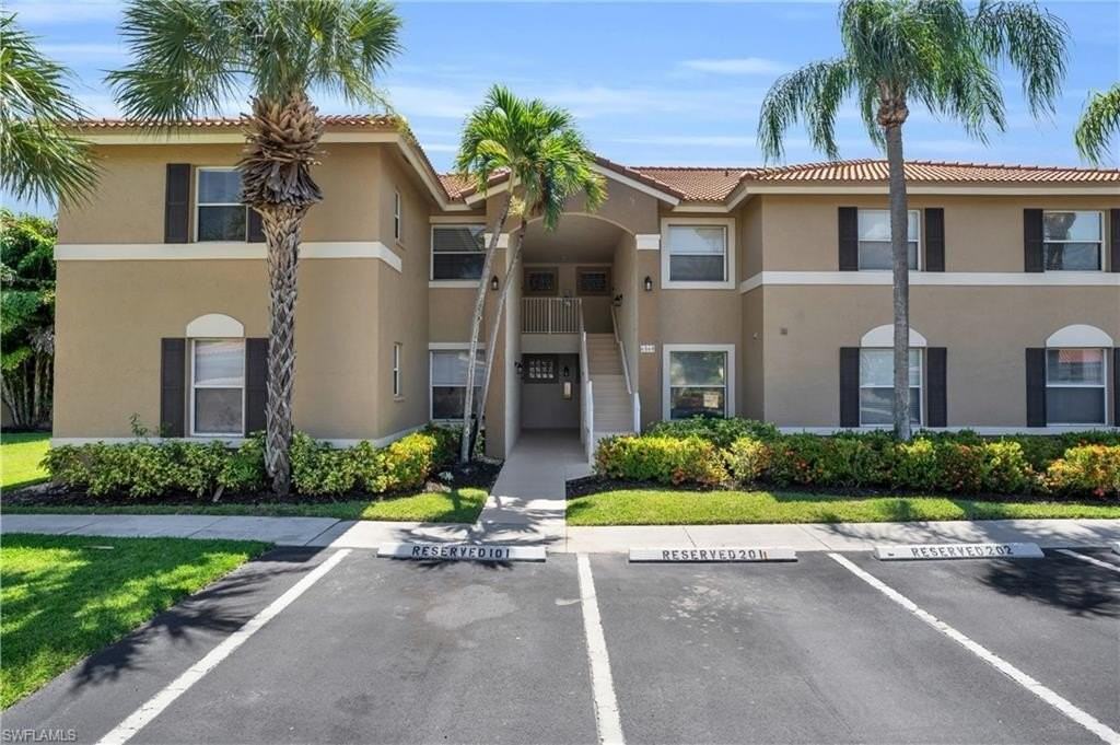 6560 Huntington Lakes Cir #101