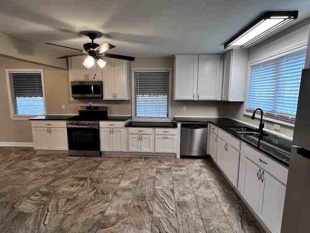 345 Wainwright Dr - Photo 6 of 17