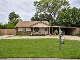 featured image of 233 Ne Queenstown Ave