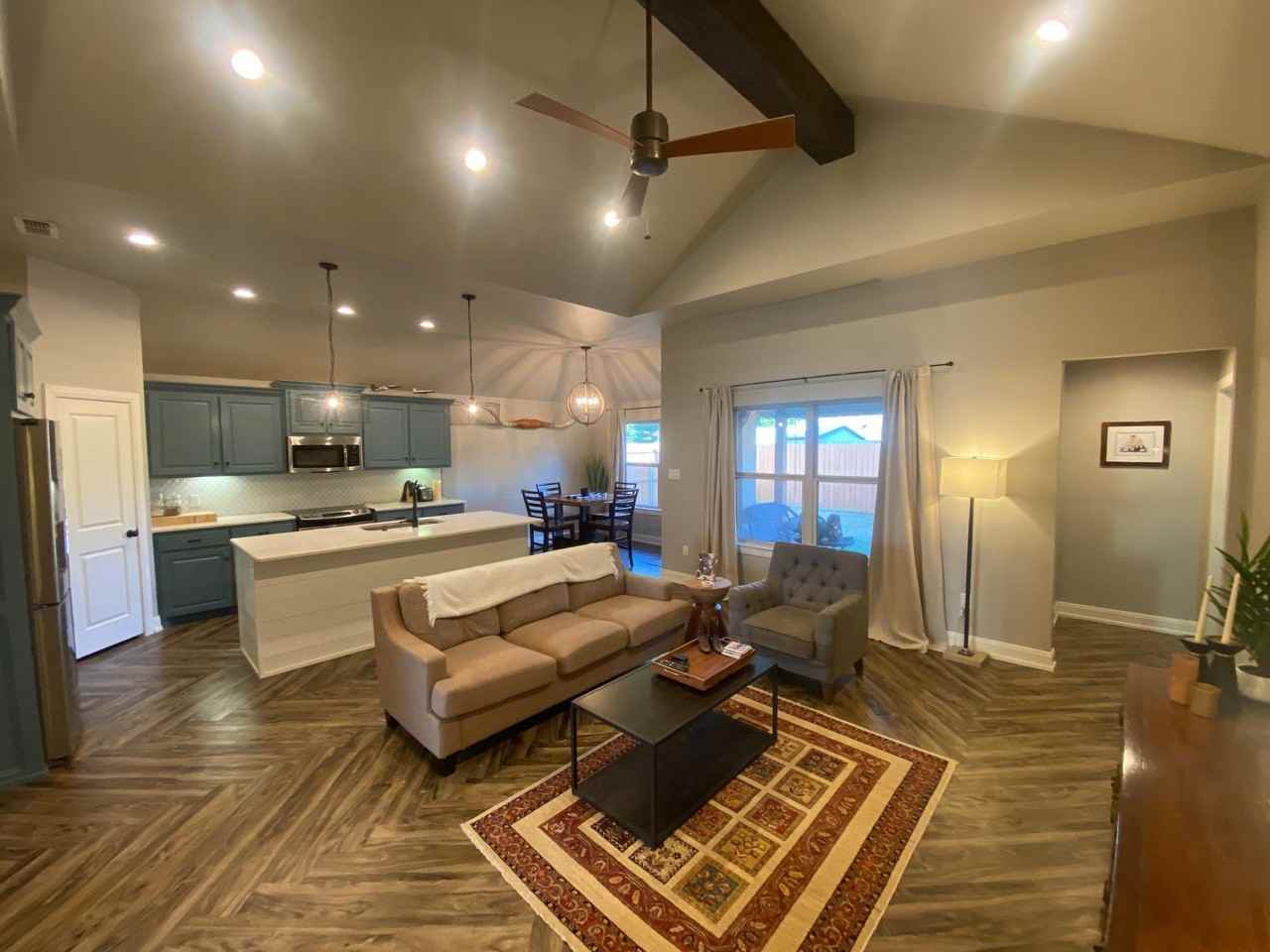 5902 Legacy Dr - Photo 4 of 15