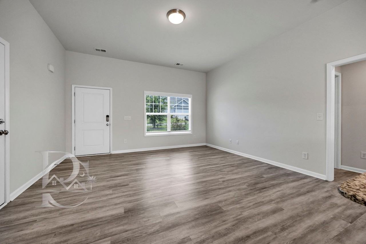 235 Drayton Hall Dr - Photo 5 of 24
