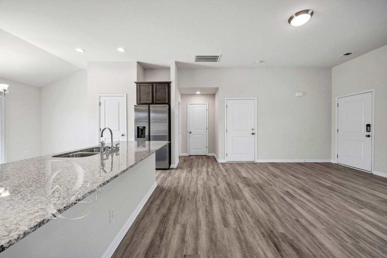 235 Drayton Hall Dr - Photo 6 of 24