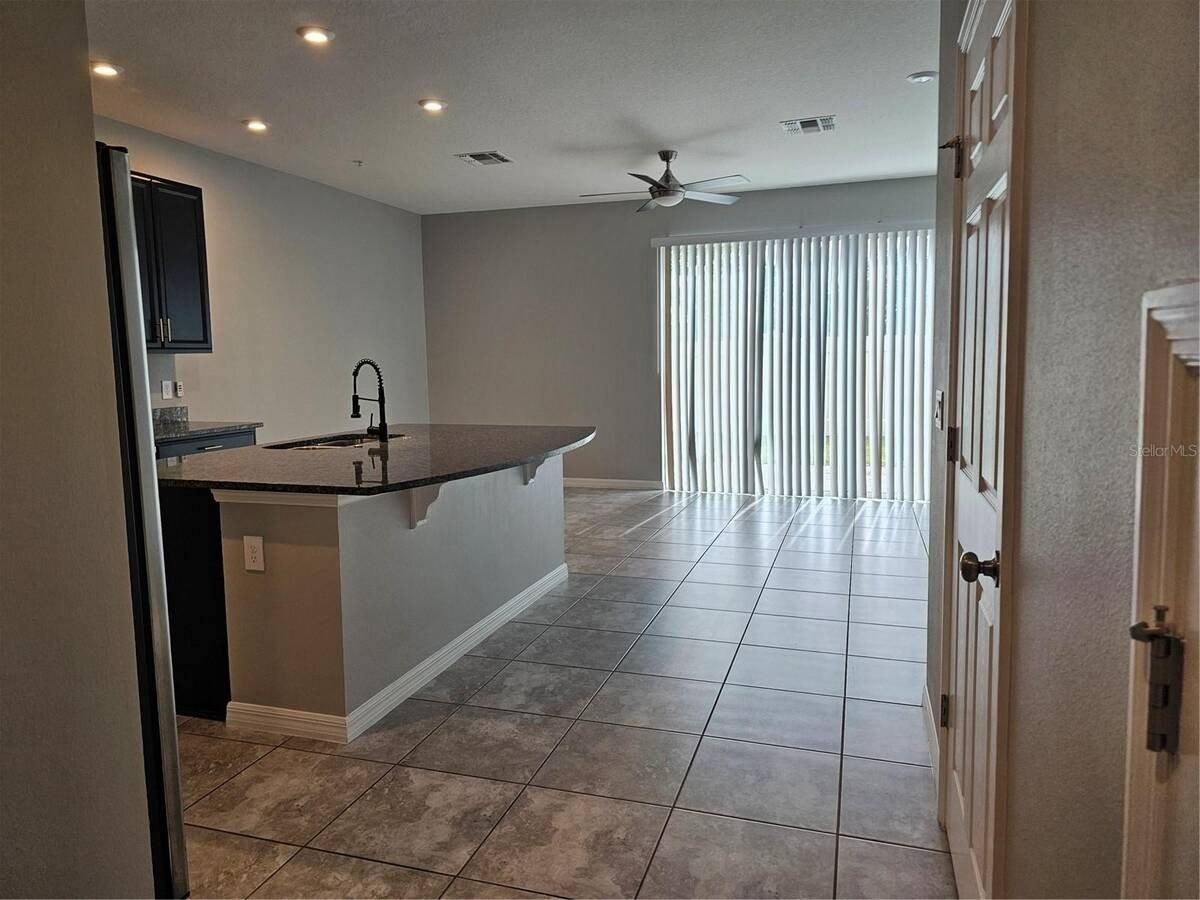 10548 Salt Grove St - Photo 5 of 22
