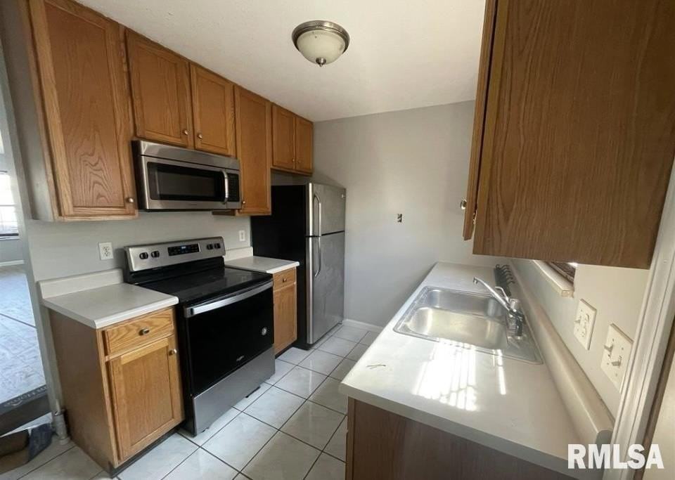 162 Jennifer Ct - Photo 2 of 9