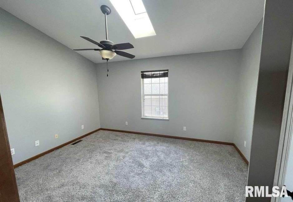 162 Jennifer Ct - Photo 5 of 9