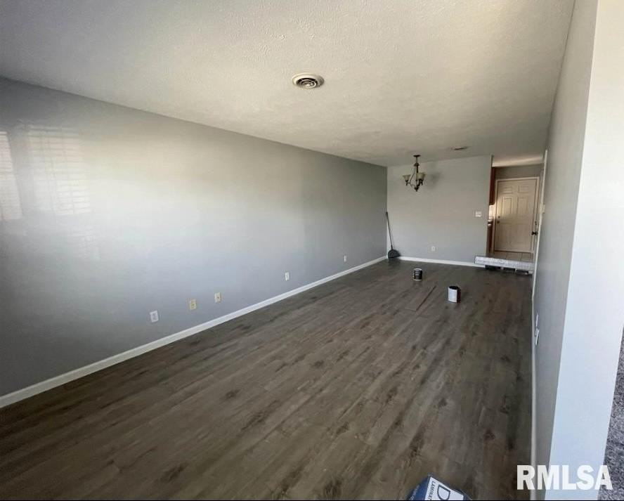 162 Jennifer Ct - Photo 7 of 9