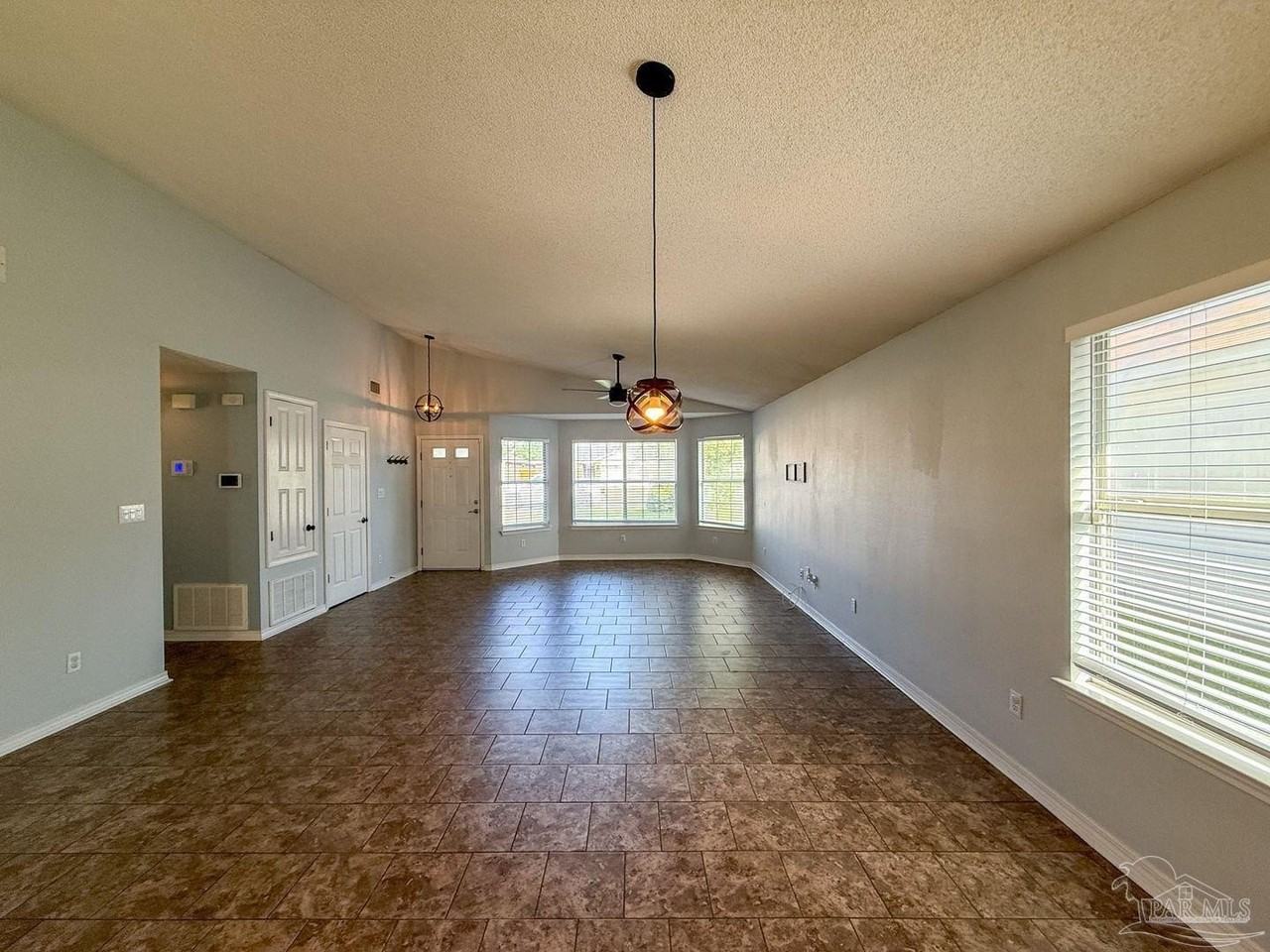4118 Spinnaker Pl - Photo 3 of 19