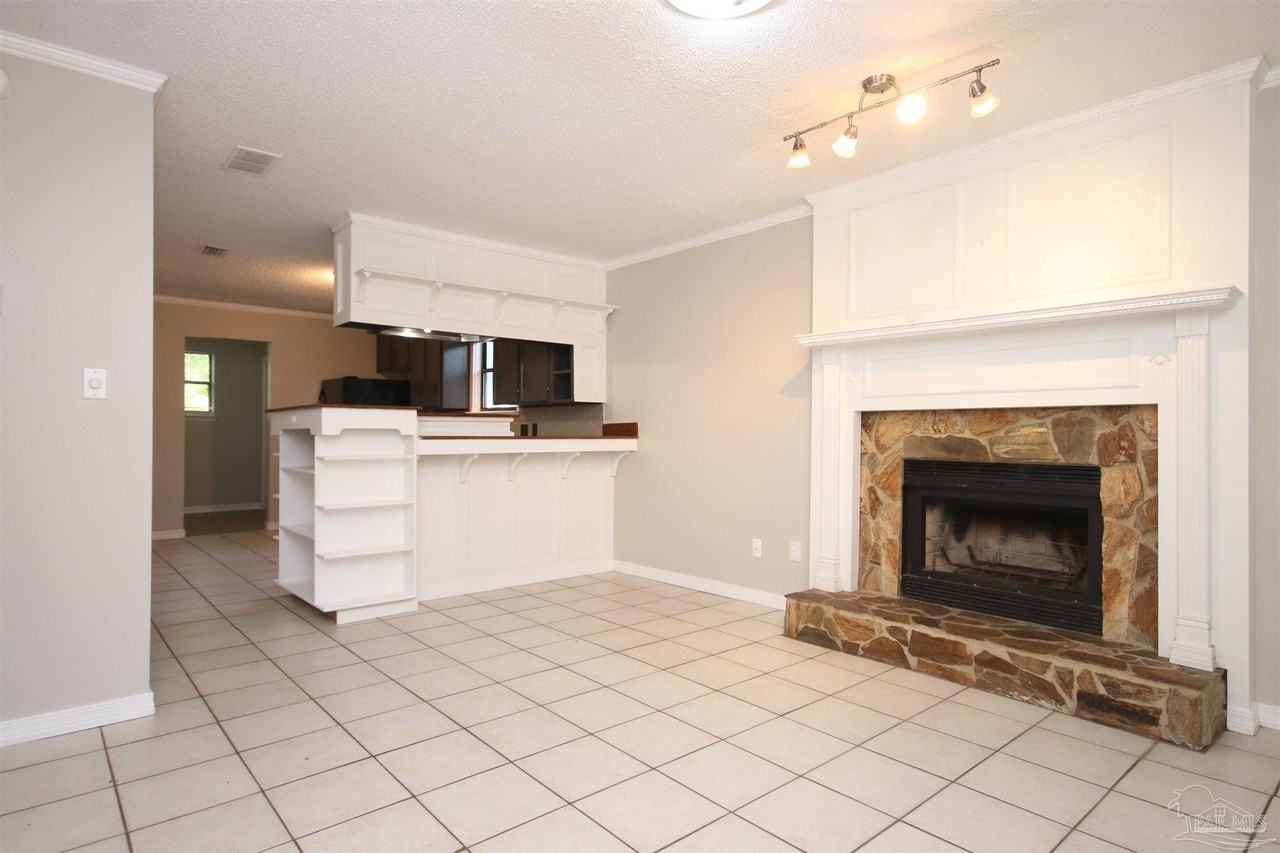 7816 Deborah Dr - Photo 4 of 20