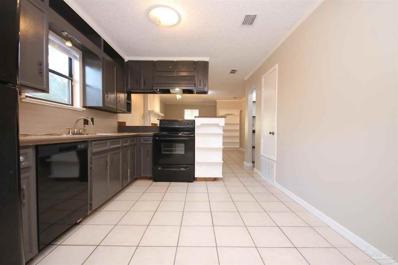 7816 Deborah Dr - Photo 7 of 20