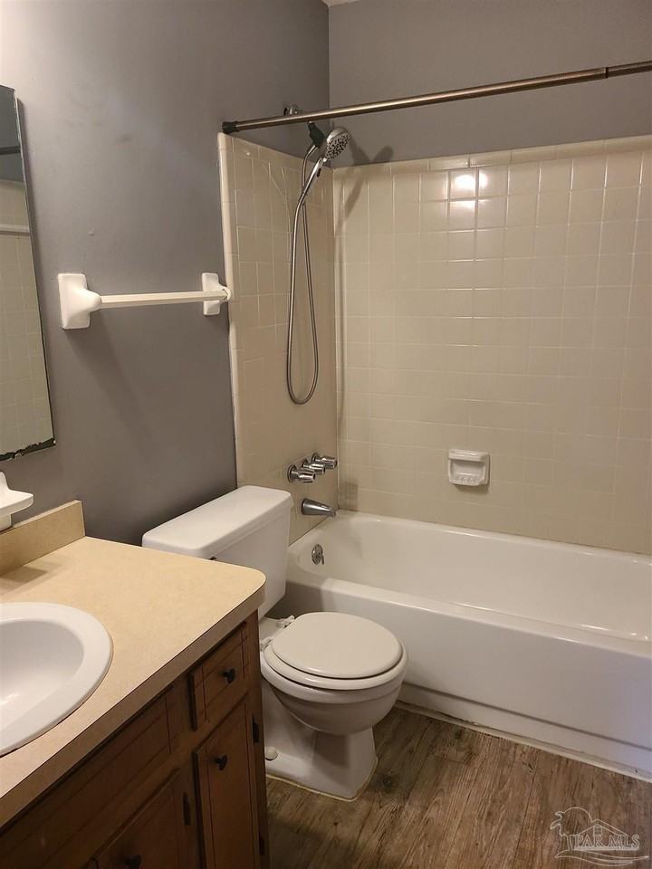 7800 Deborah Dr - Photo 7 of 14