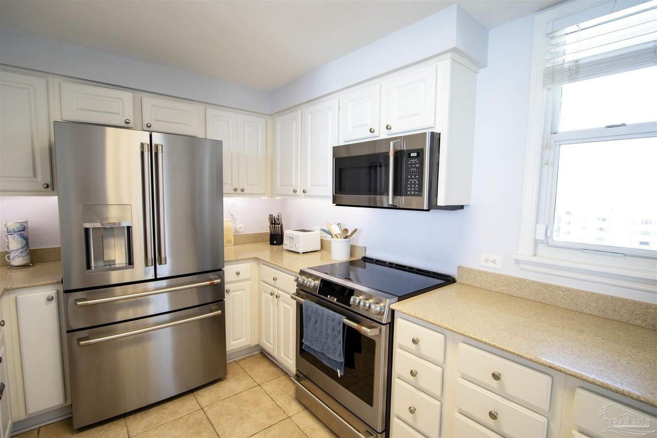 800 Fort Pickens Rd #702 - Photo 7 of 30