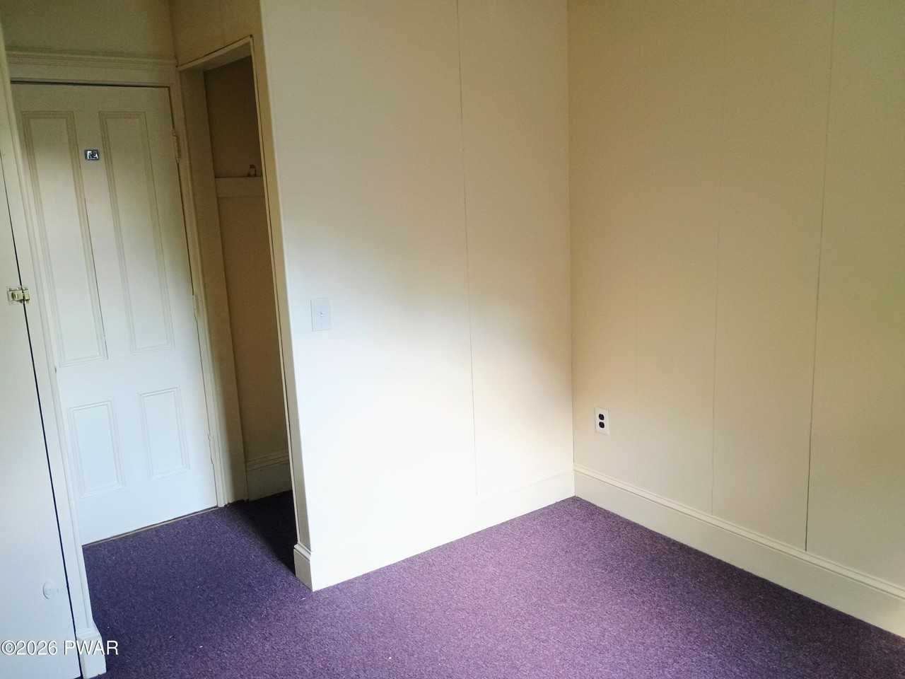 205 Avenue N - Photo 4 of 8