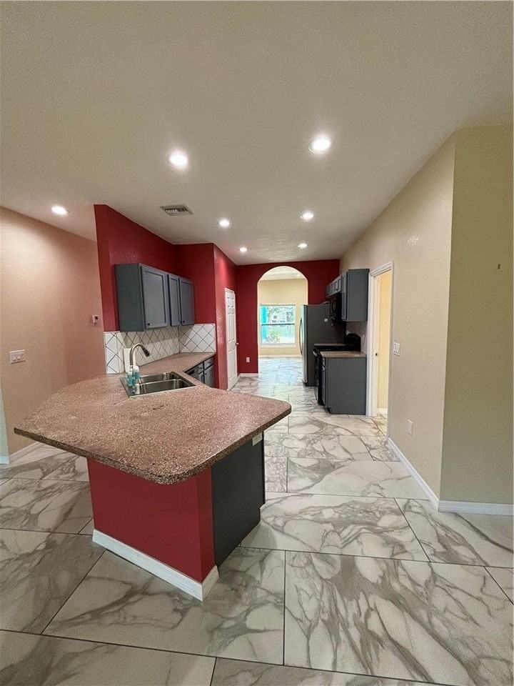 1946 24th St Sw - Photo 4 of 17