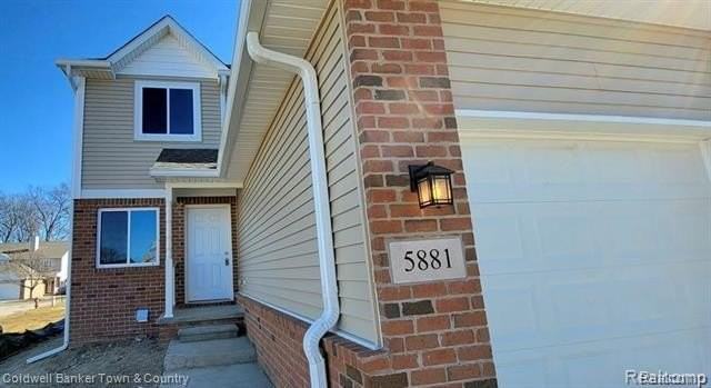 5881 Woodruff View Dr - Photo 2 of 19