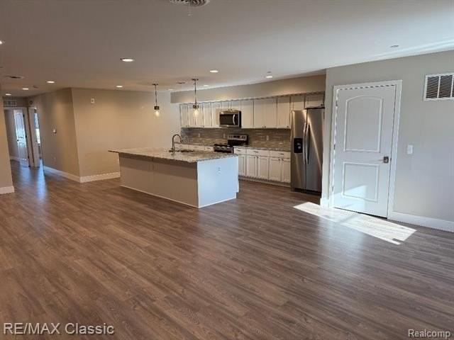 115 W Main St - Photo 2 of 14
