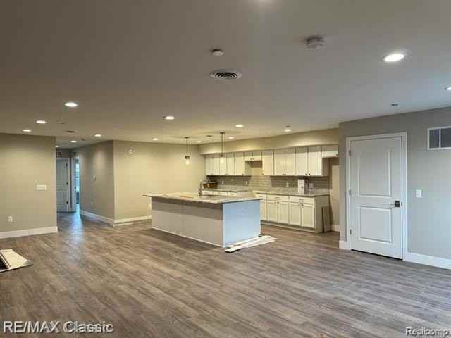 115 W Main St