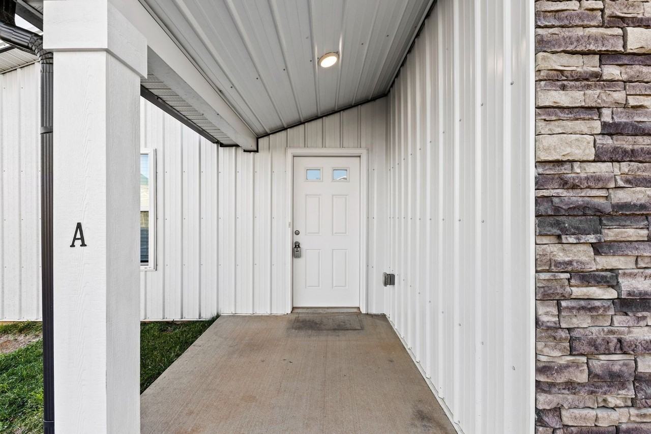 Bainbridge Drive - Photo 4 of 34