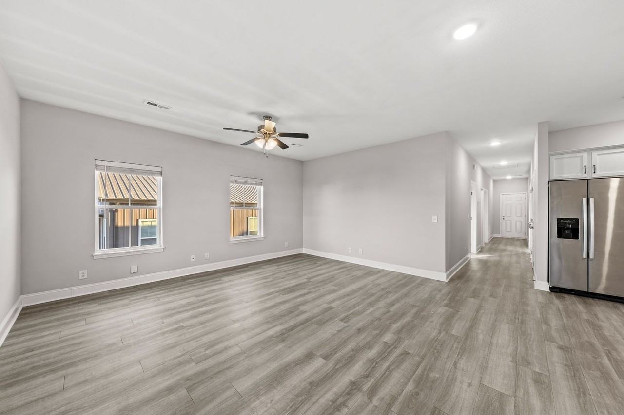 Bainbridge Drive - Photo 5 of 34