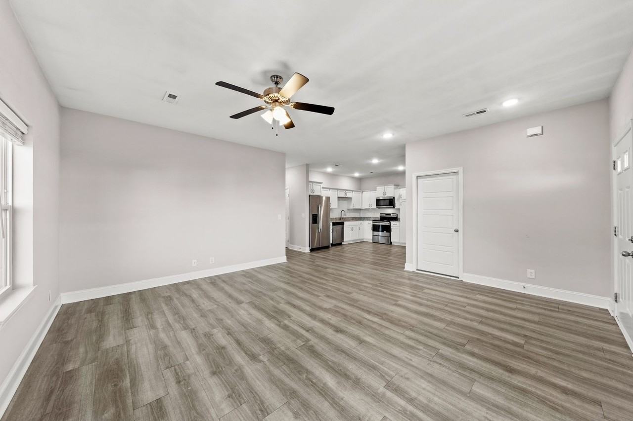 Bainbridge Drive - Photo 7 of 34