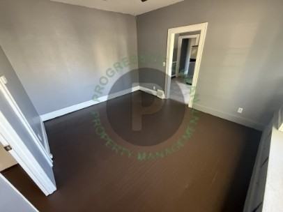 3412 E 147th St #1 - Photo 3 of 20