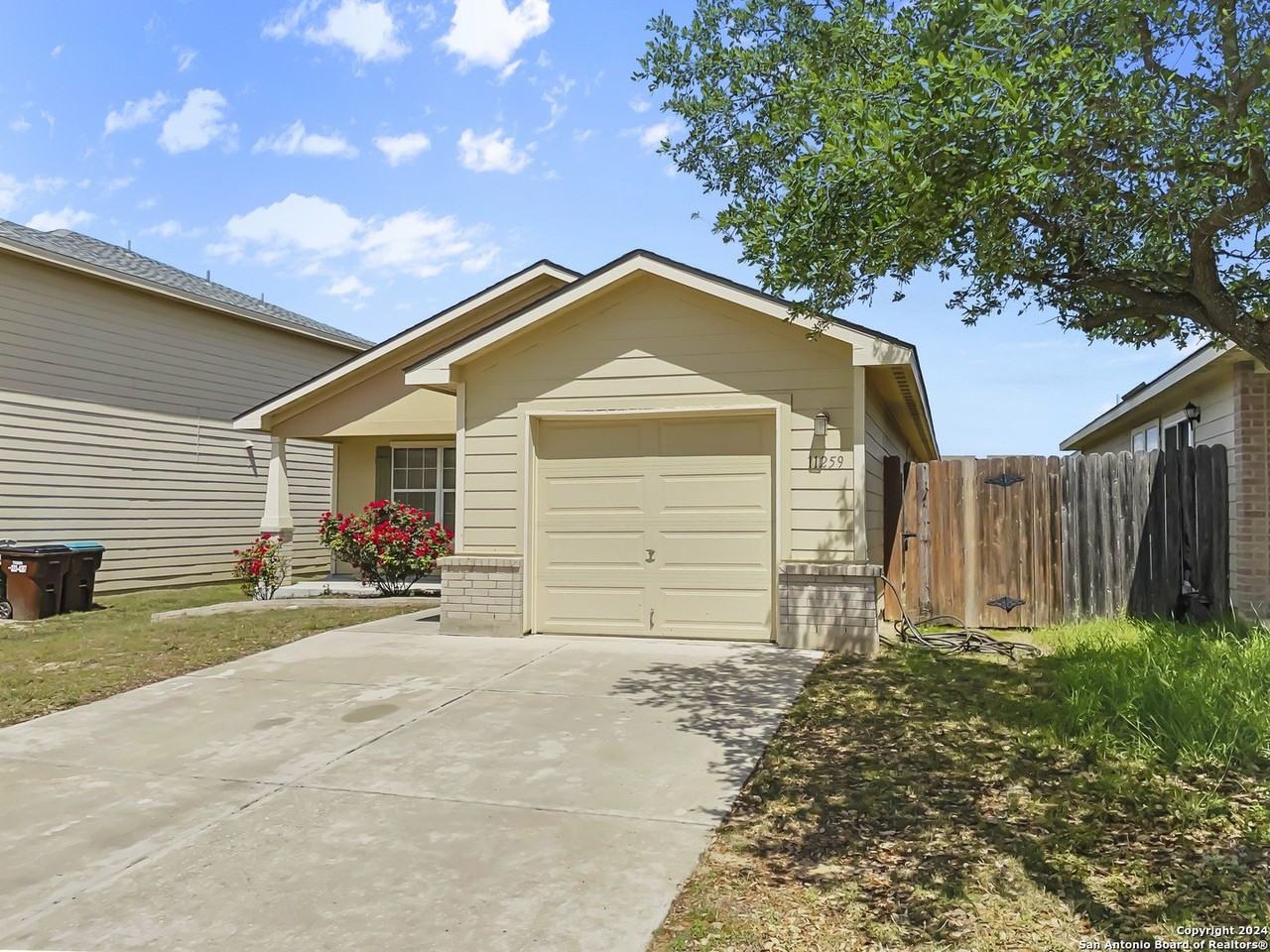 11259 Dublin Woods - Photo 2 of 23
